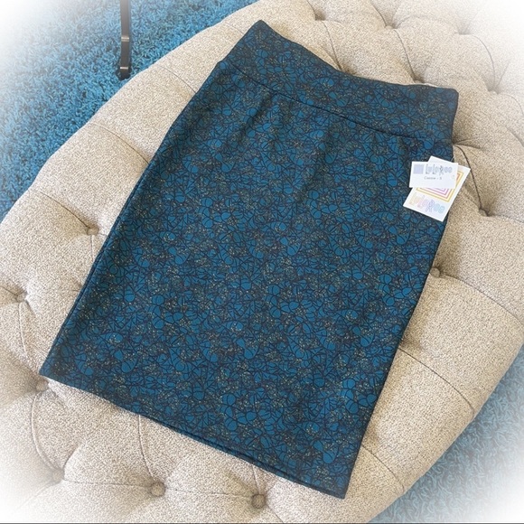 💕New with Tag Lularoe Cassie Pencil Skirt💕 - Picture 2 of 7